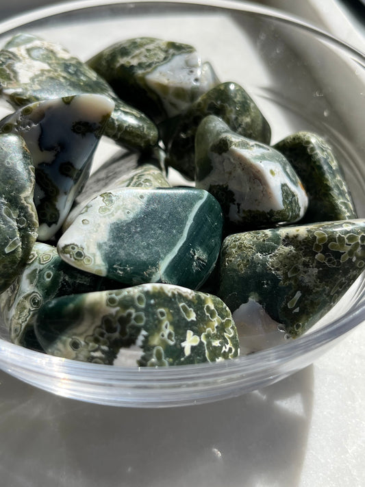 Piedra rodada Jaspe oceánico séptima vena