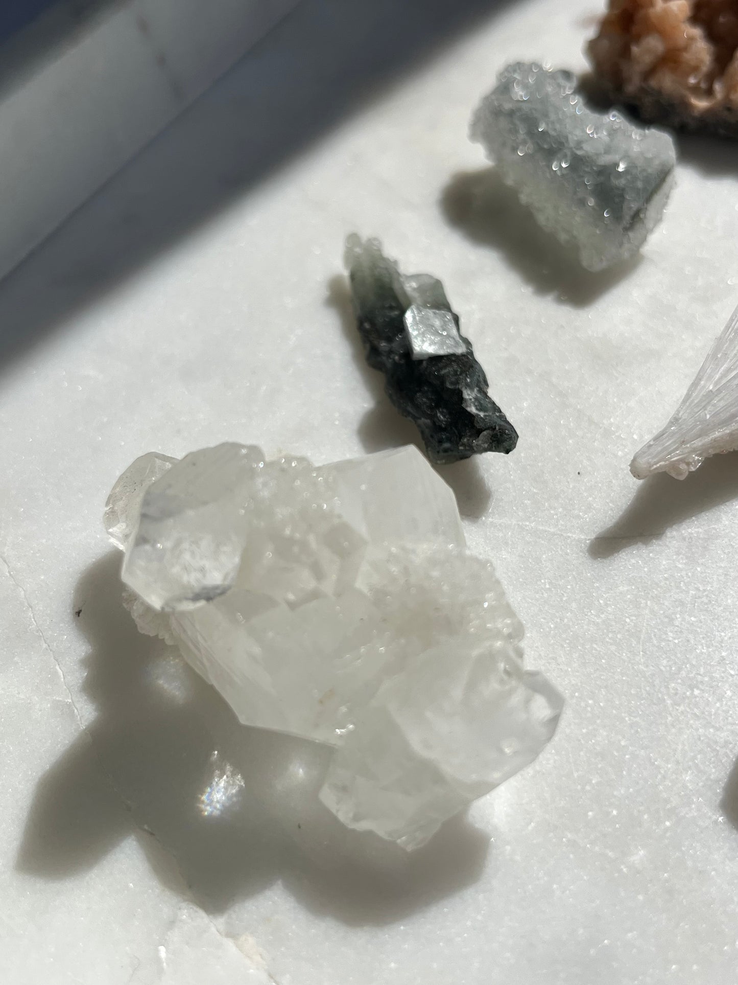 Caja de muestras de mini minerales indios