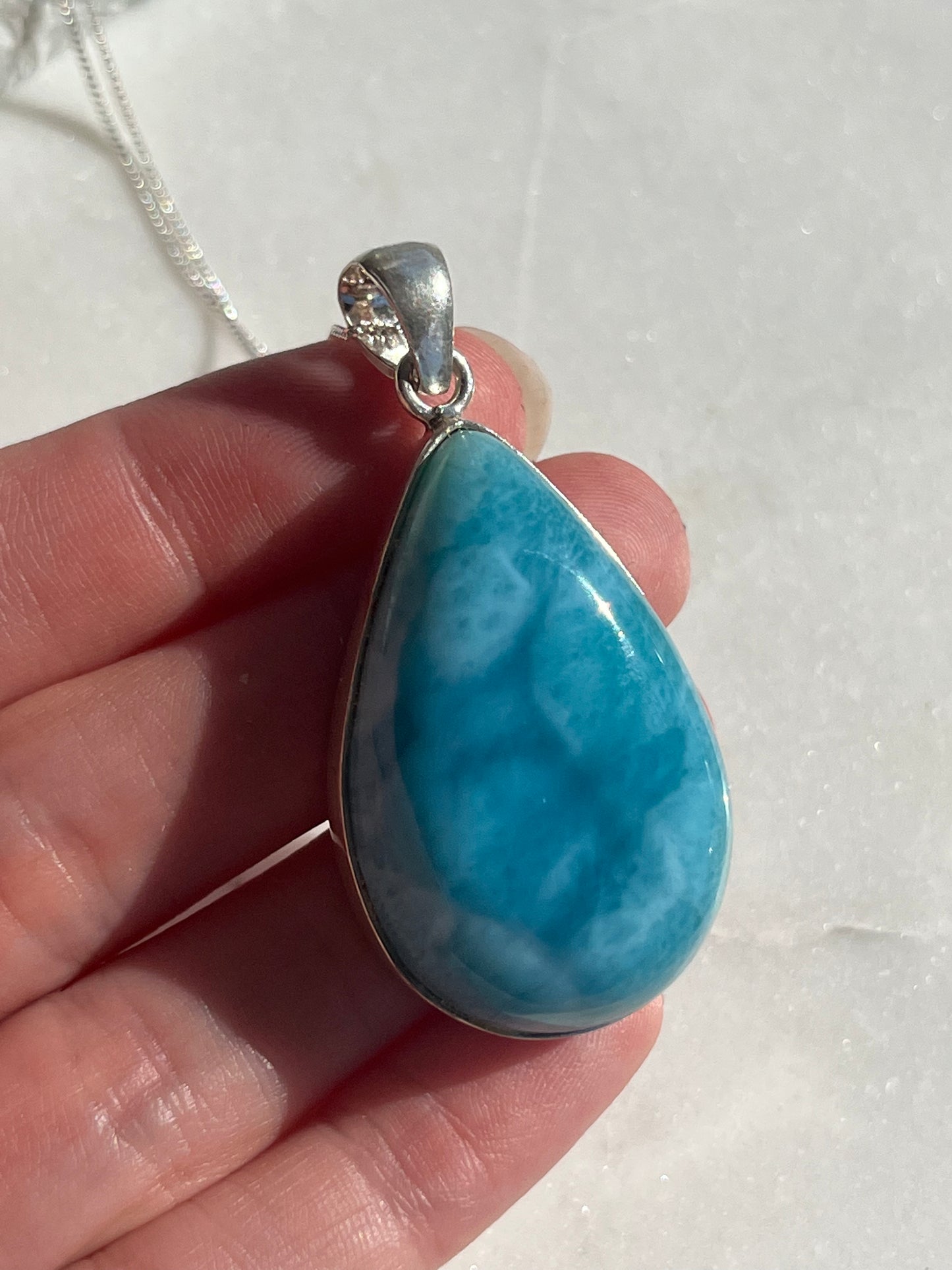 Colgante y cadena en forma de lágrima de Larimar de grado AA (plata de ley 925) #B