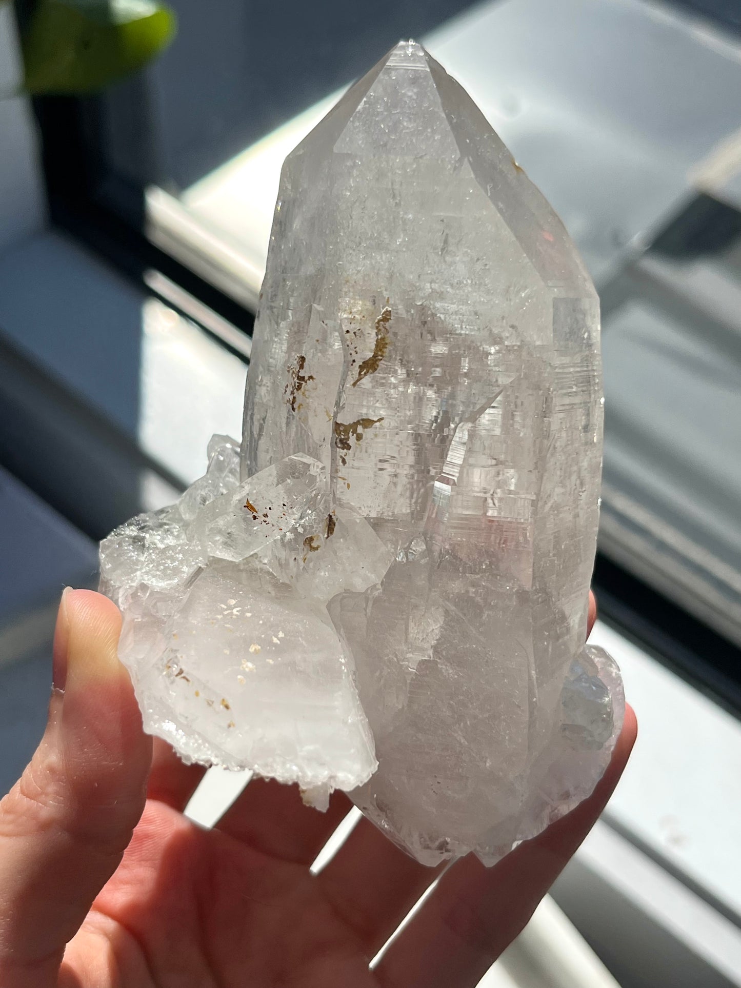 具有利莫里亚特征的巴基斯坦喜马拉雅石英簇