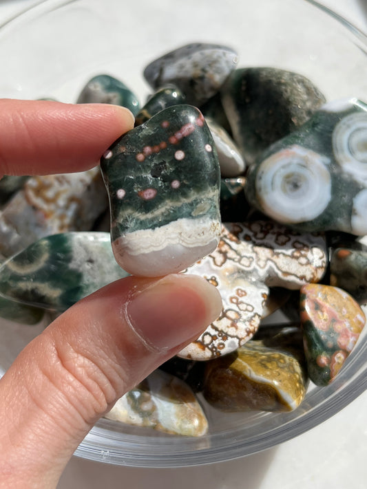 Piedra rodada Jaspe océano misterioso