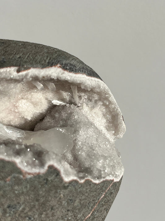 Pseudostalactitic White Chalcedony with Stilbite and Scolecite Geode Cave in Basalt AI