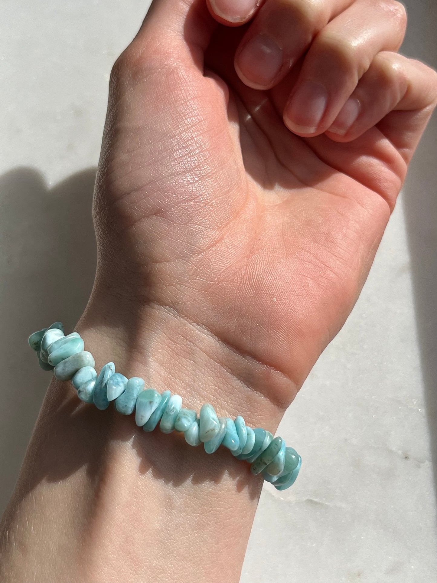 Pulsera de cuentas lisas de Larimar