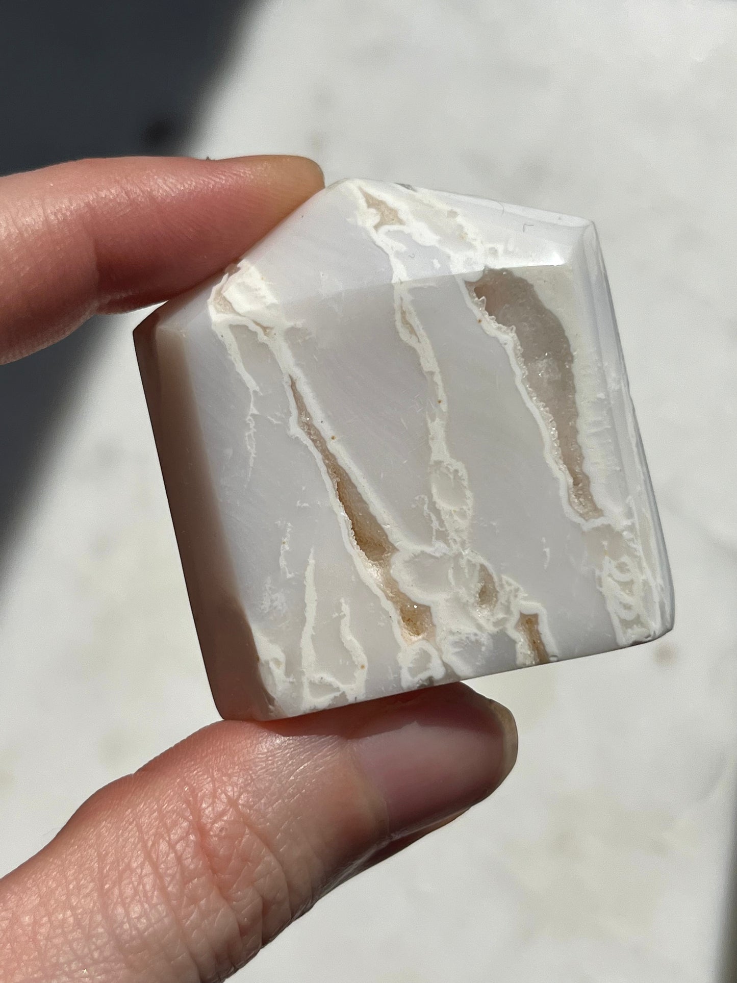 Druzy White Plume Agate Chunky Tower (tú eliges)
