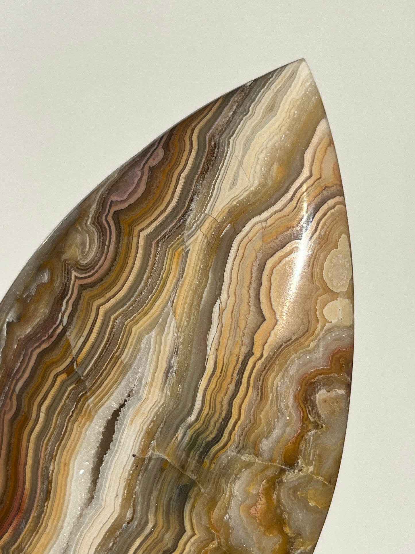 Golden Lace Agate Flame Carving C