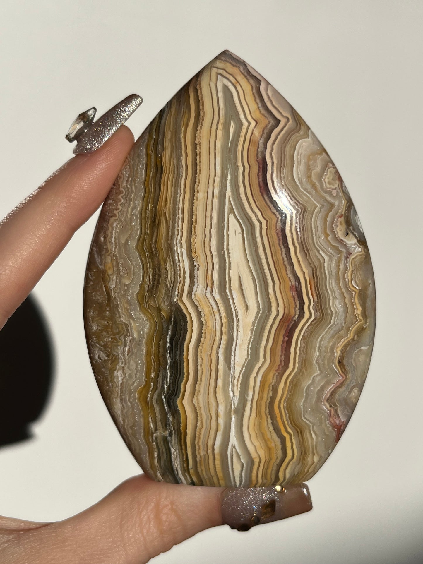 Golden Lace Agate Flame Carving D