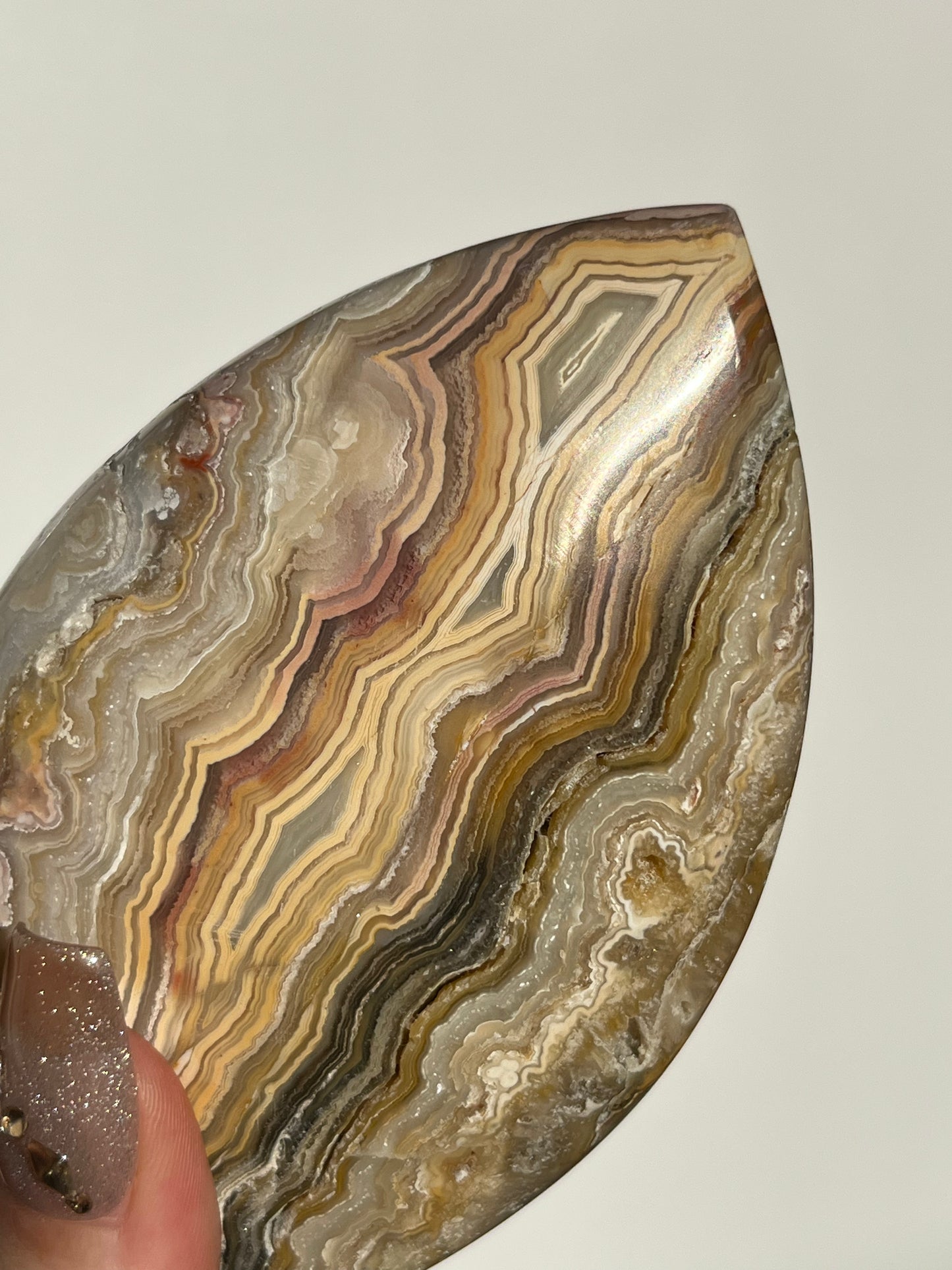 Golden Lace Agate Flame Carving D