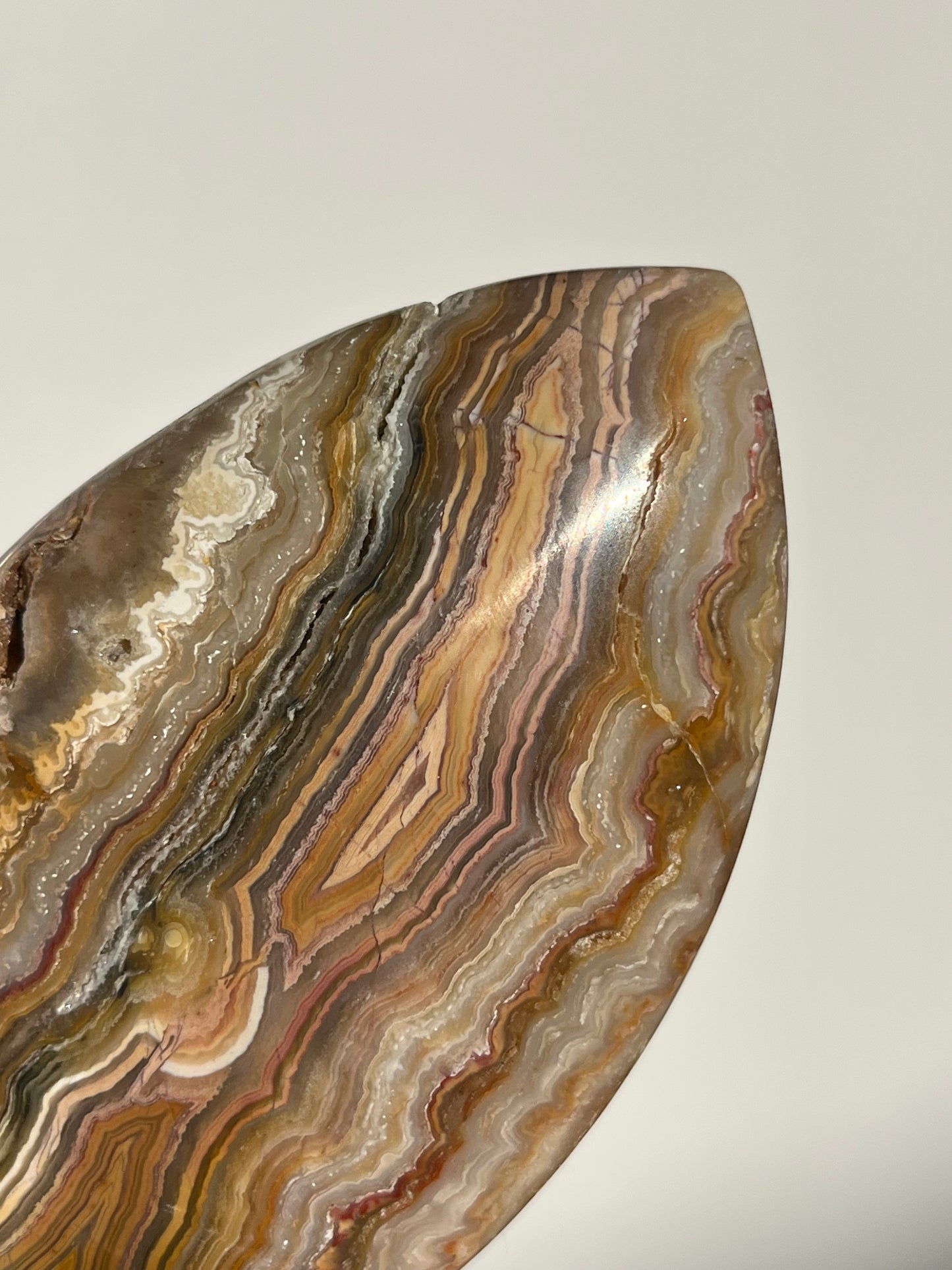 Golden Lace Agate Flame Carving with Parallax Effect F