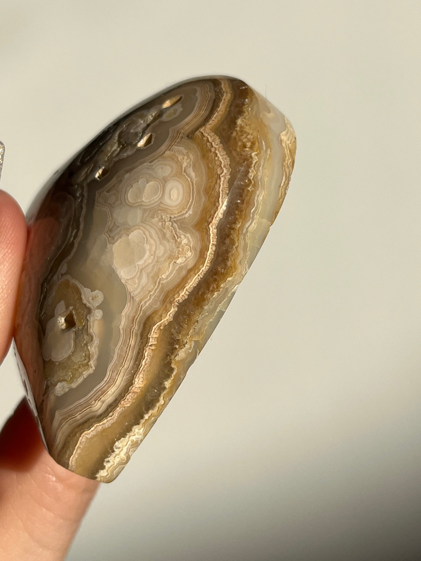 Golden Lace Agate Heart A w/ parallax