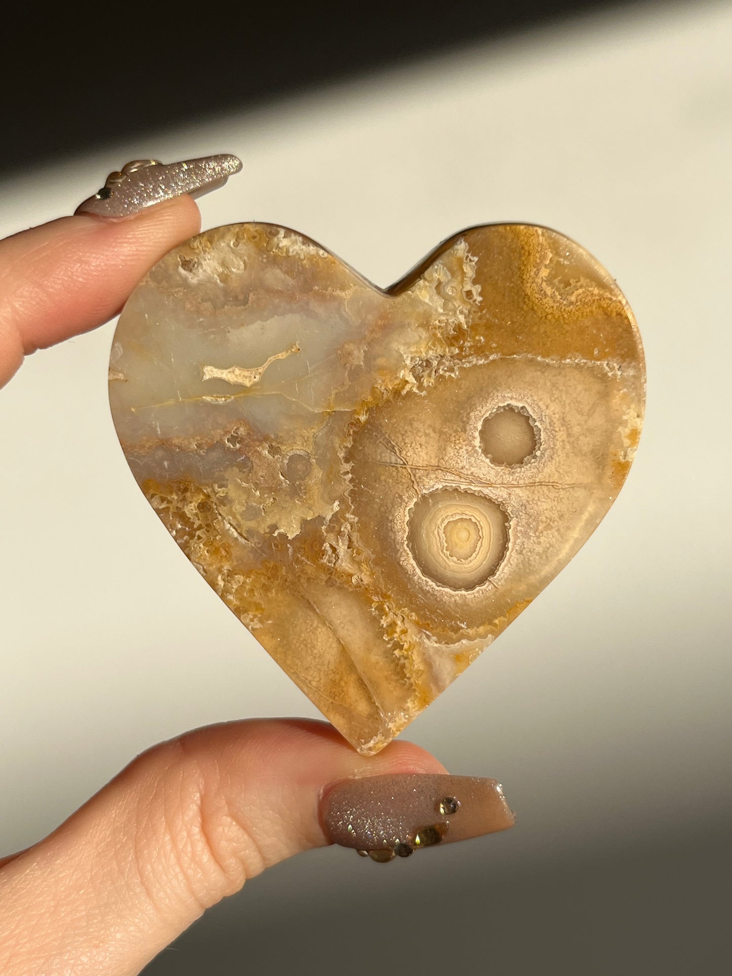 Golden Lace Agate Heart C w/ parallax