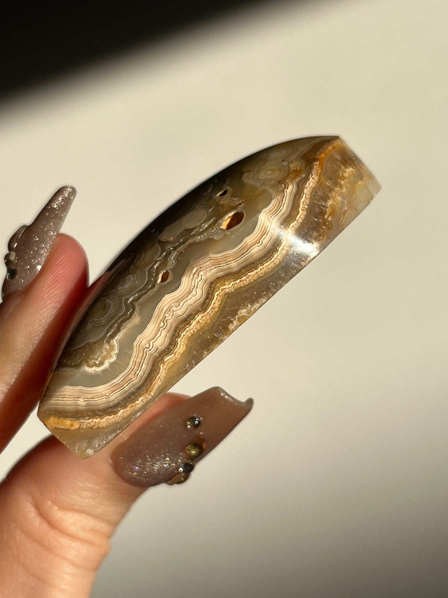 Golden Lace Agate Heart C w/ parallax
