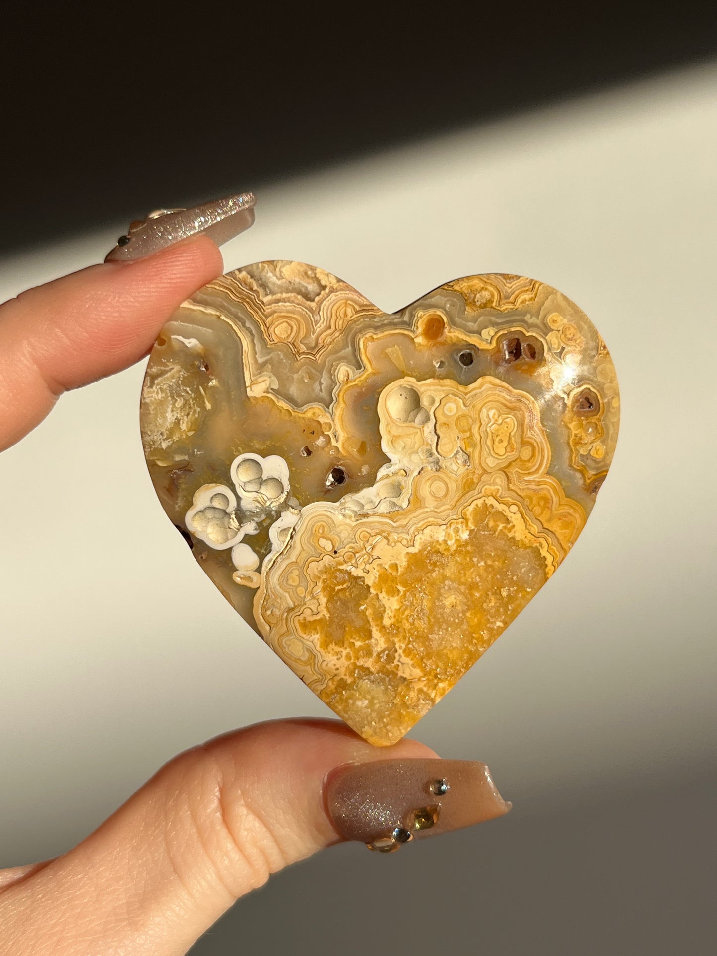 Golden Lace Agate Heart E w/ parallax