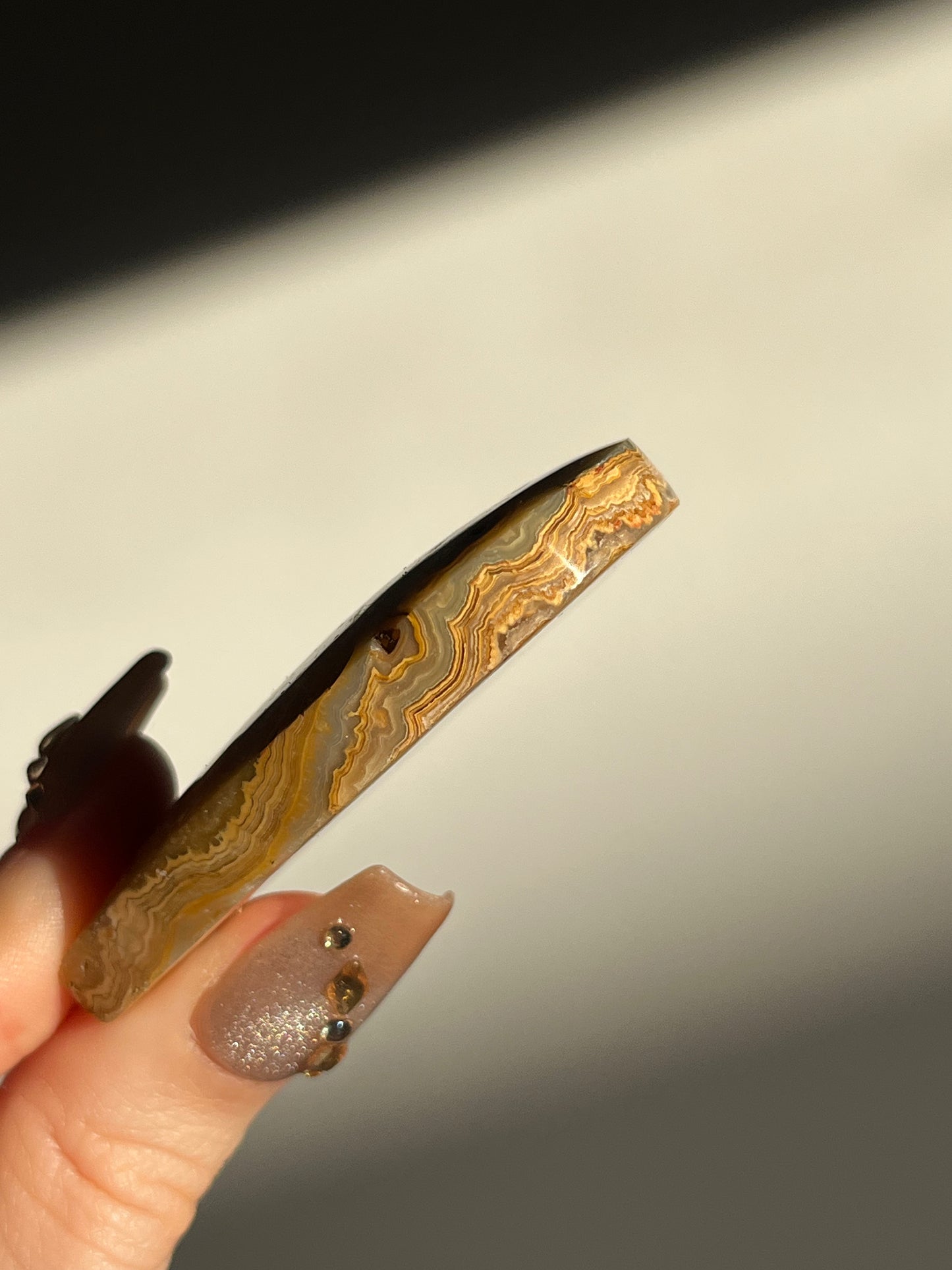 Golden Lace Agate Heart E w/ parallax
