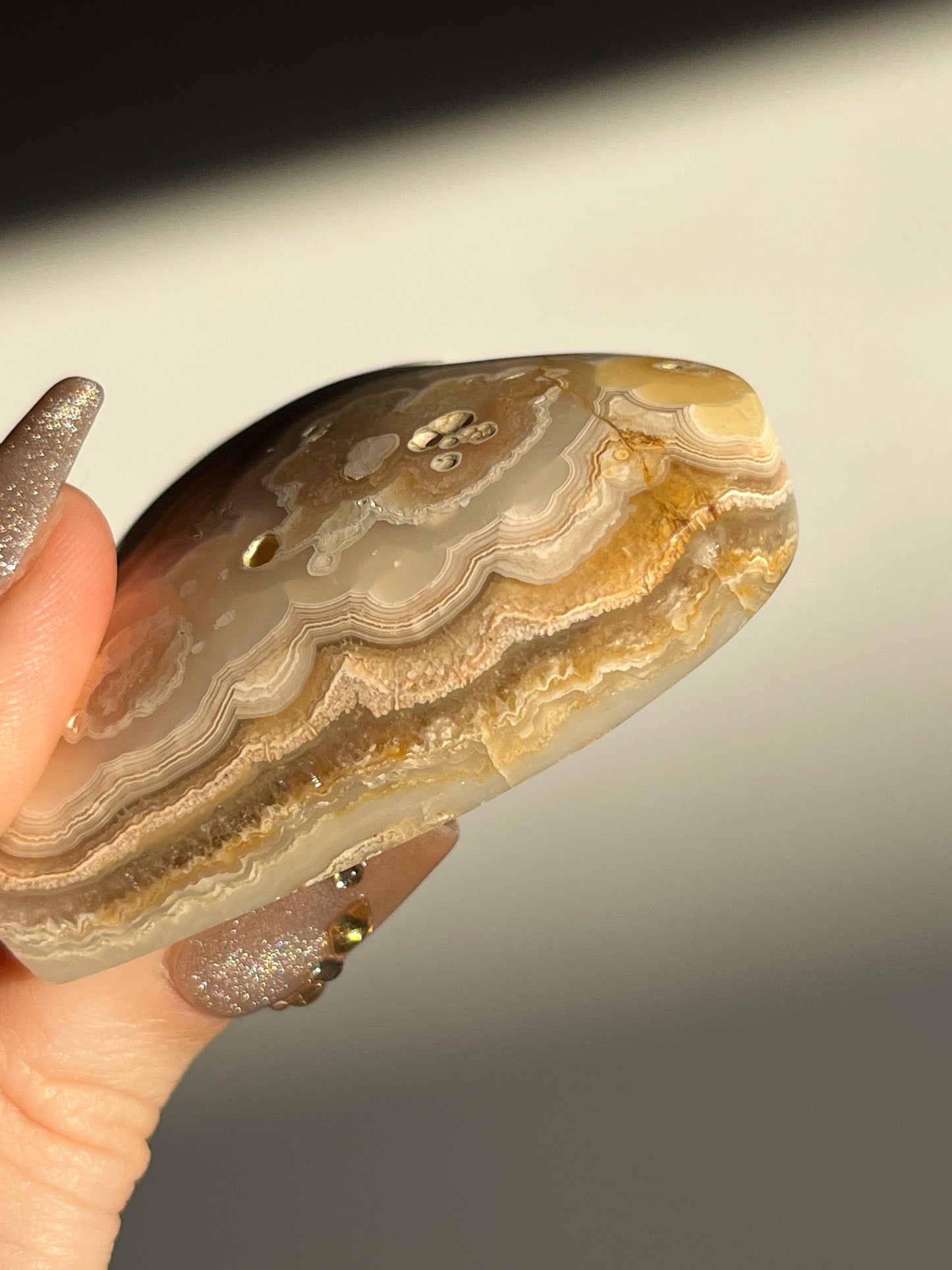 Golden Lace Agate Heart F w/ parallax