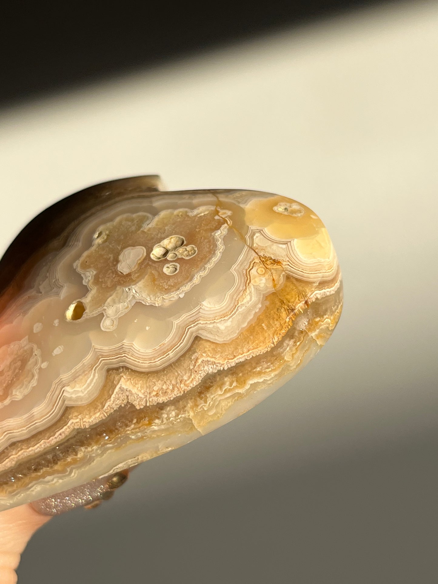 Golden Lace Agate Heart F w/ parallax
