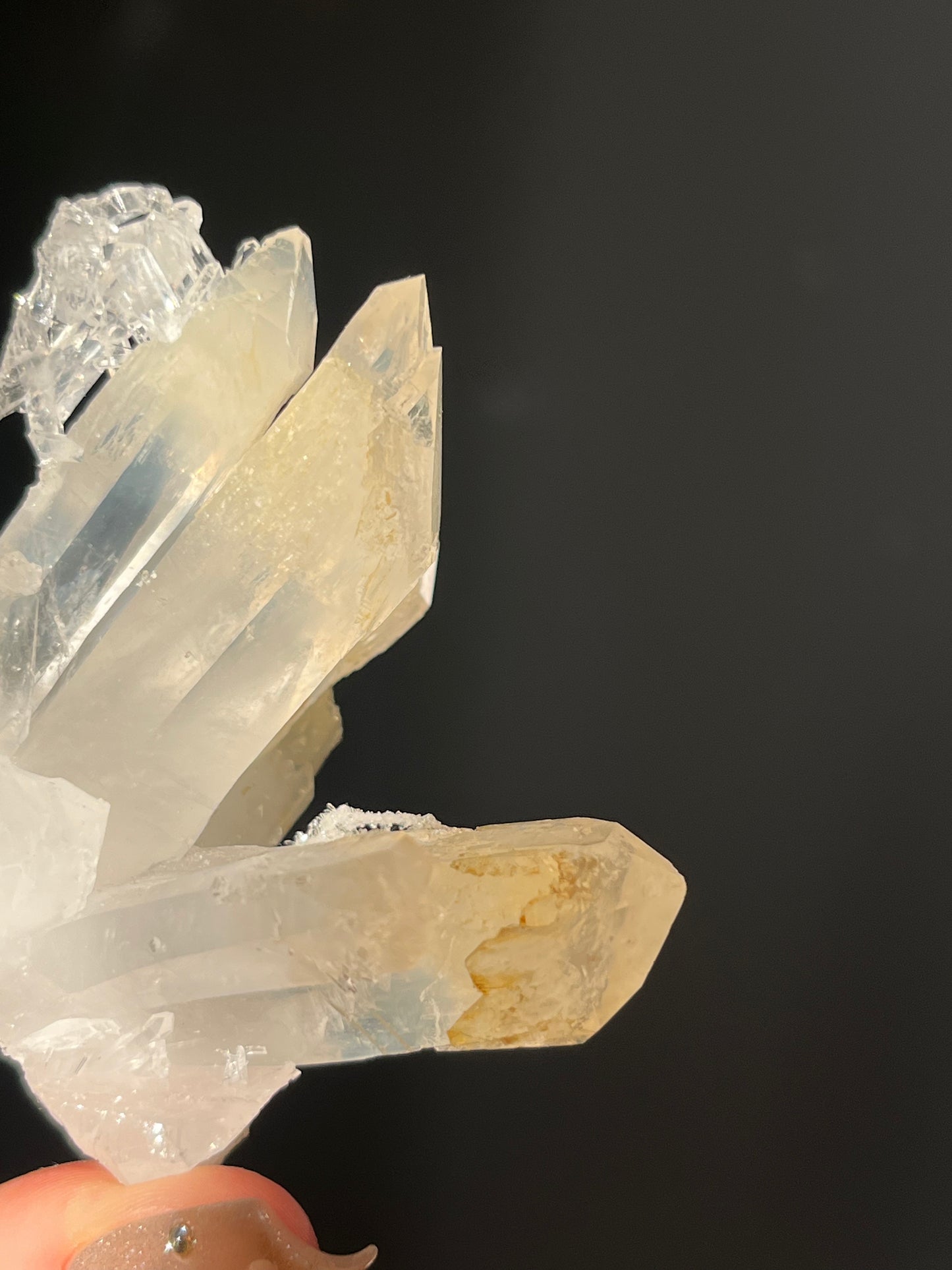 Mango Quartz Statement Cluster B