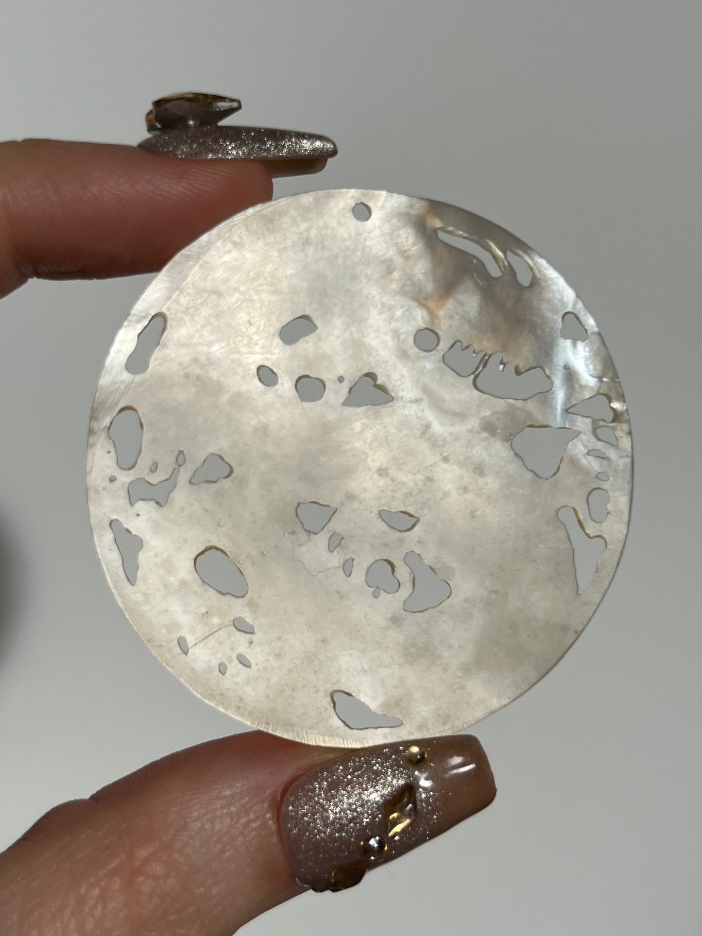 Chinese Style Dragon Mother of Pearl Shell Pendant Caving