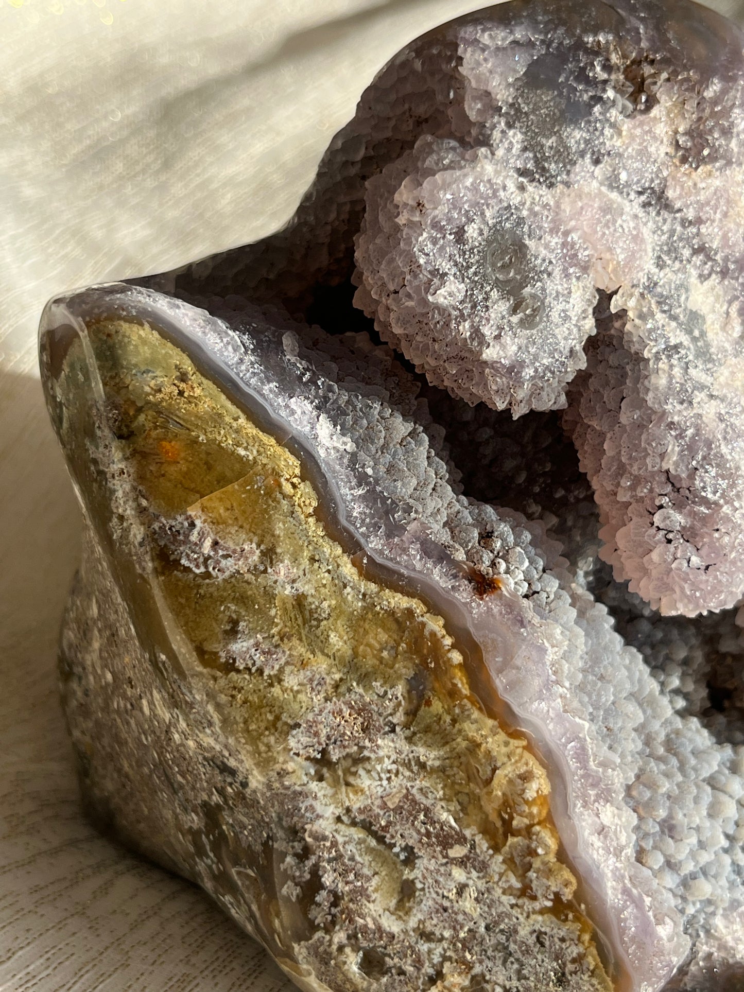 3.71kg Nebula Agate, Stalactitic Amethyst Chalcedony, and Scenic Moss Freeform Q