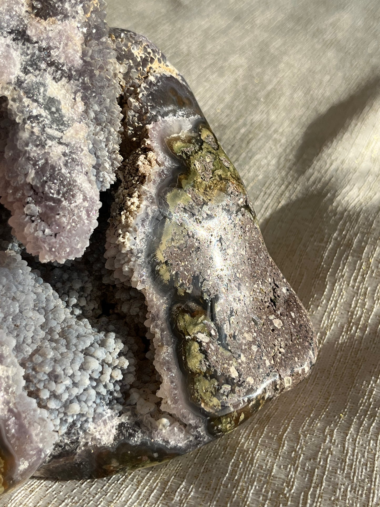3.71kg Nebula Agate, Stalactitic Amethyst Chalcedony, and Scenic Moss Freeform Q