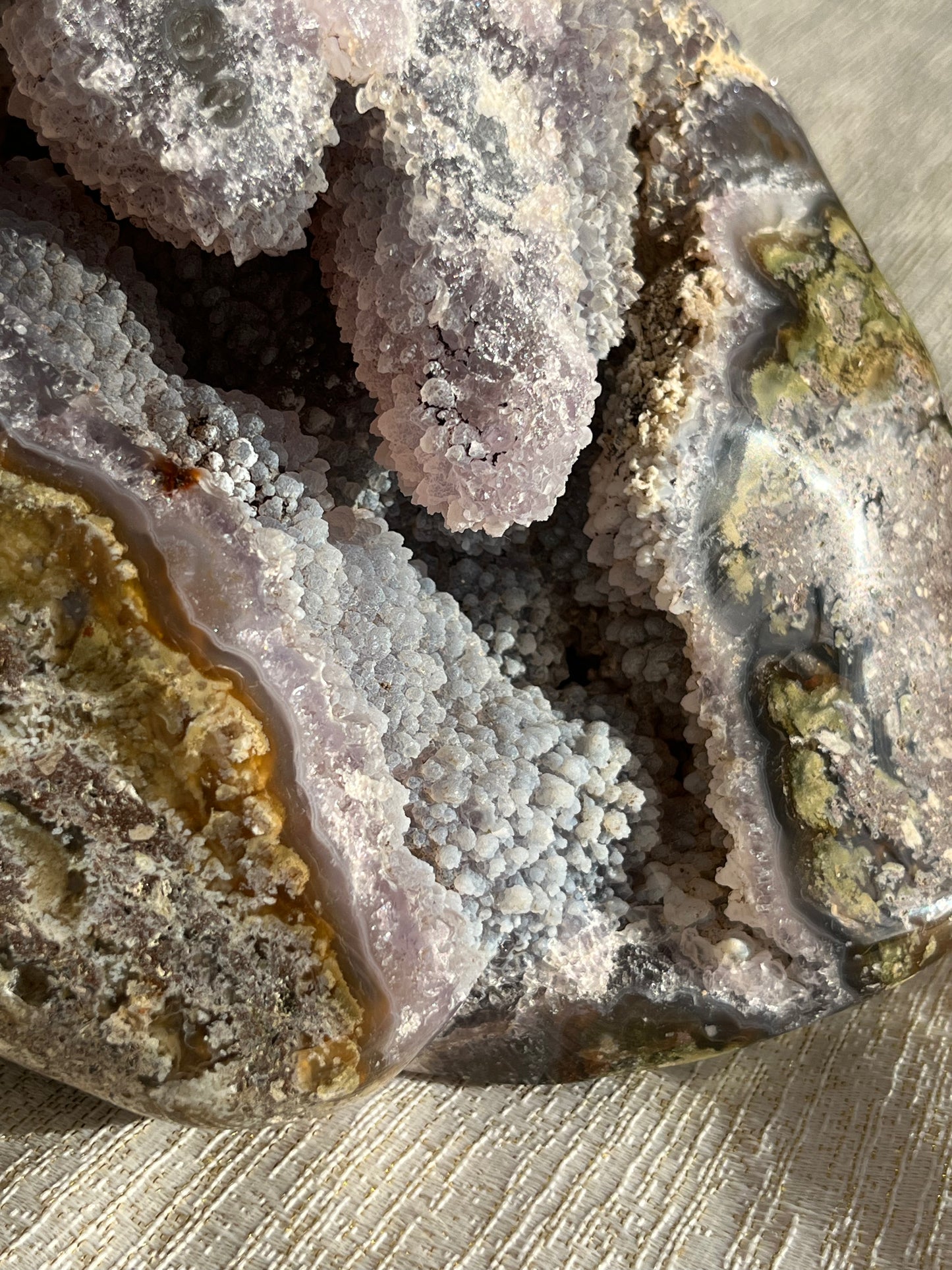 3.71kg Nebula Agate, Stalactitic Amethyst Chalcedony, and Scenic Moss Freeform Q