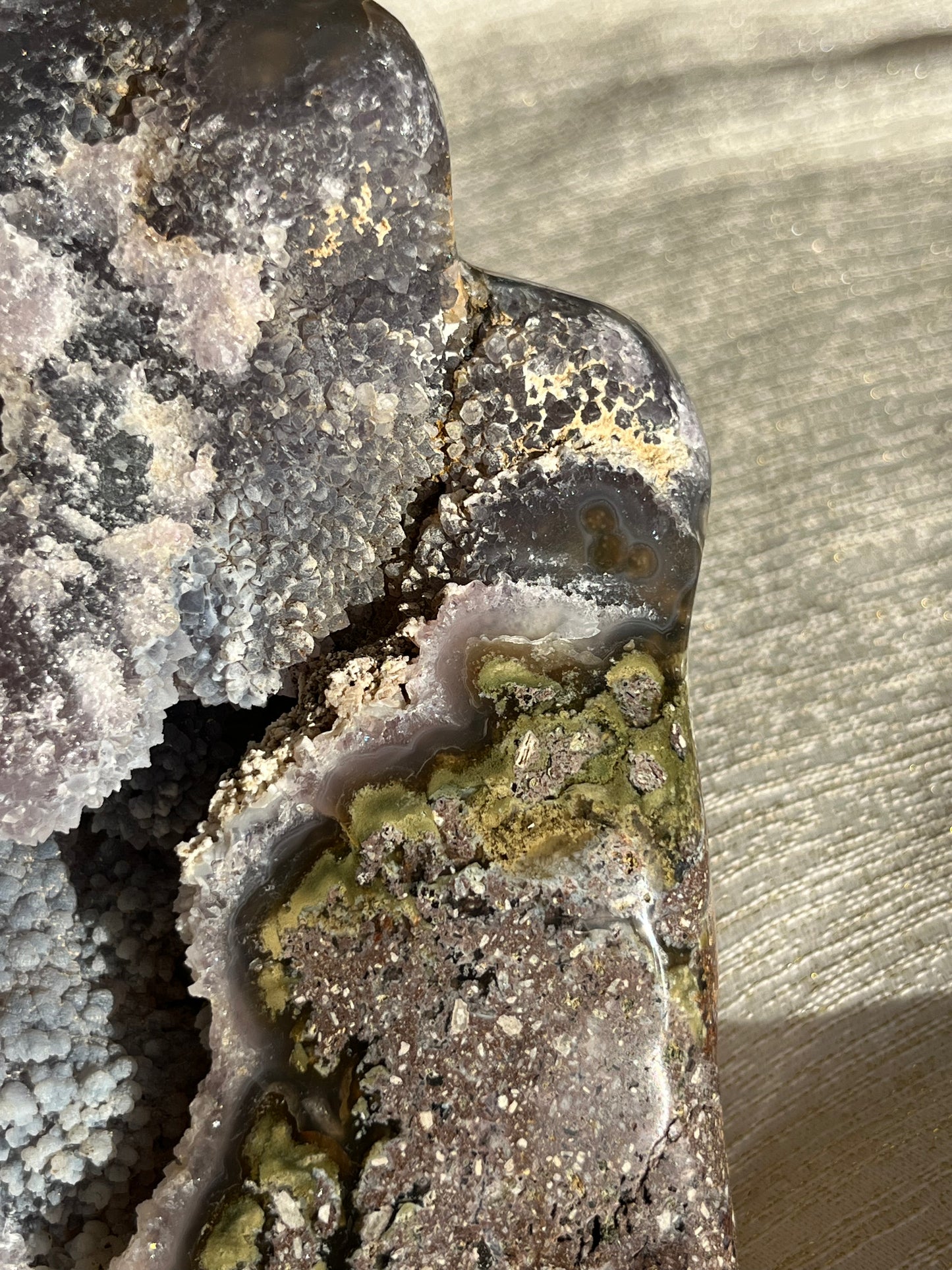 3.71kg Nebula Agate, Stalactitic Amethyst Chalcedony, and Scenic Moss Freeform Q