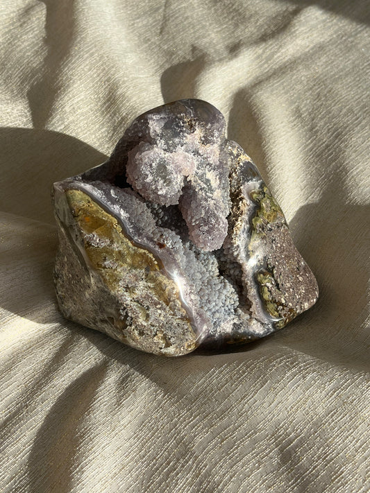 3.71kg Nebula Agate, Stalactitic Amethyst Chalcedony, and Scenic Moss Freeform Q