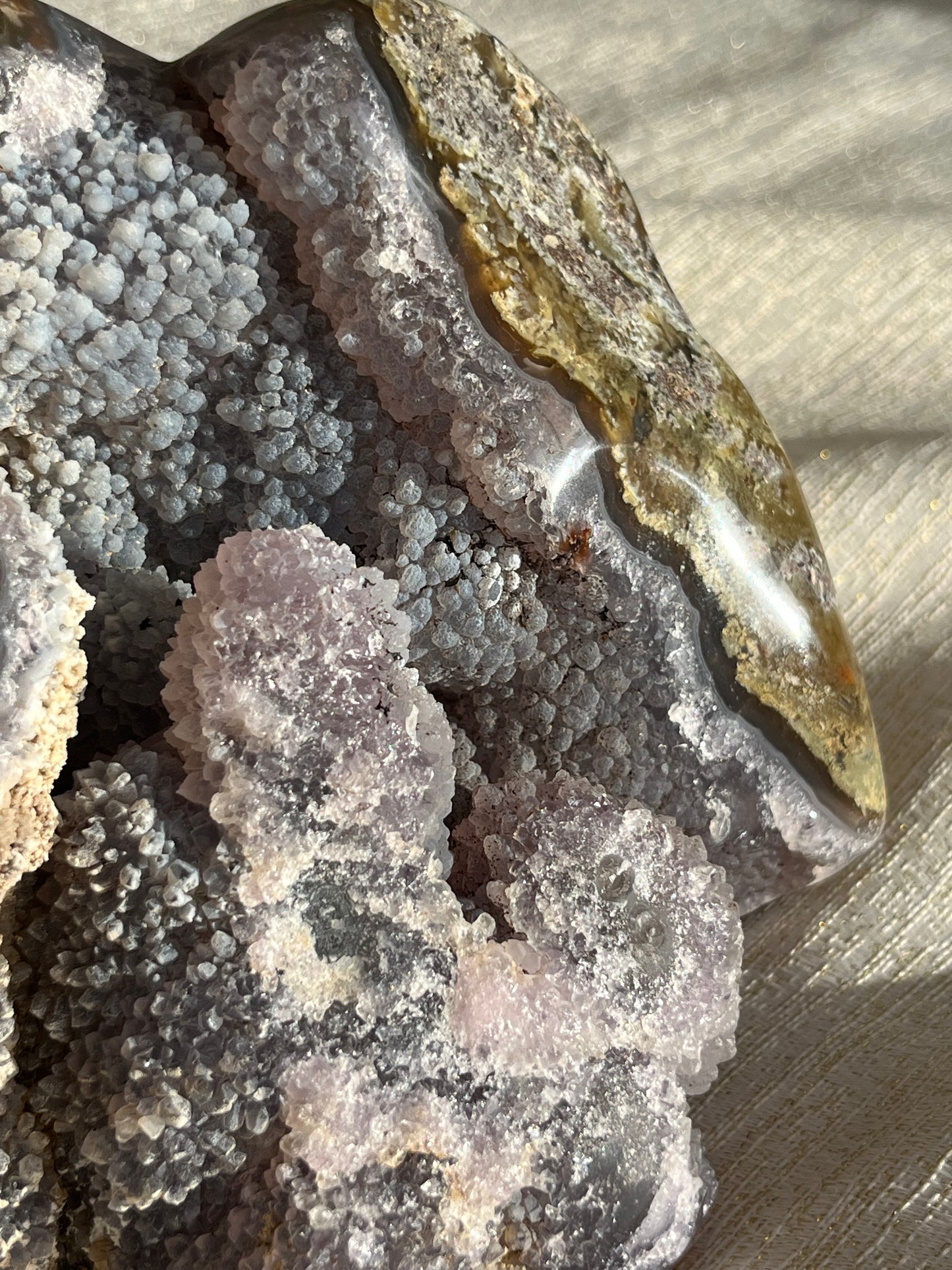 3.71kg Nebula Agate, Stalactitic Amethyst Chalcedony, and Scenic Moss Freeform Q