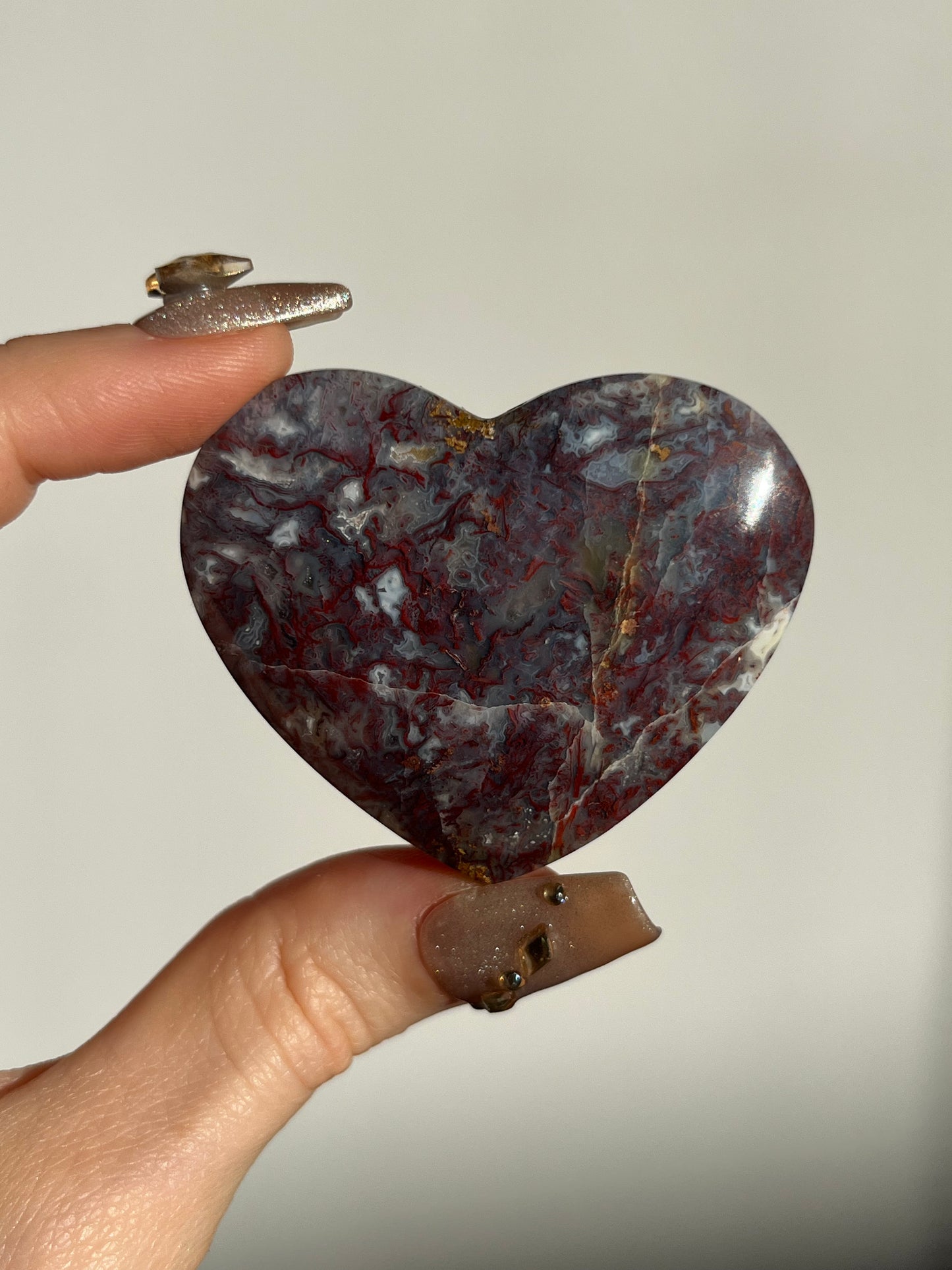 Red Moss in Chalcedony Heart Carving D
