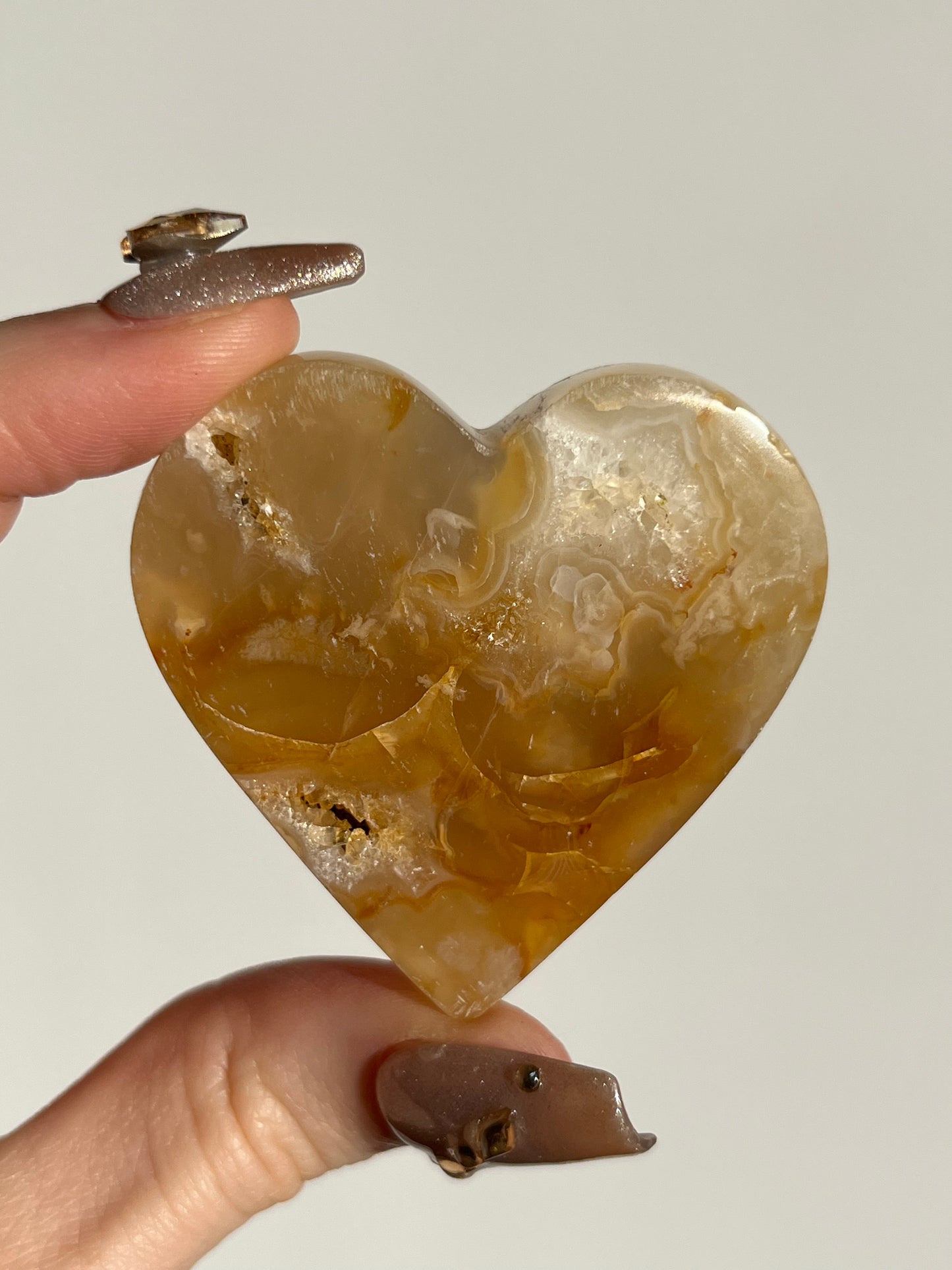 Soleia Agate Heart Carving A