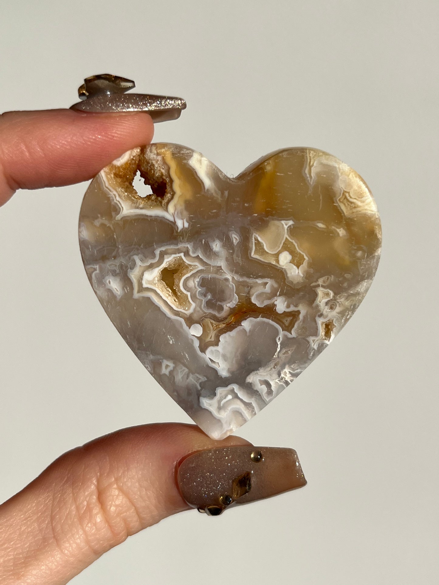 Soleia Agate Heart Carving D