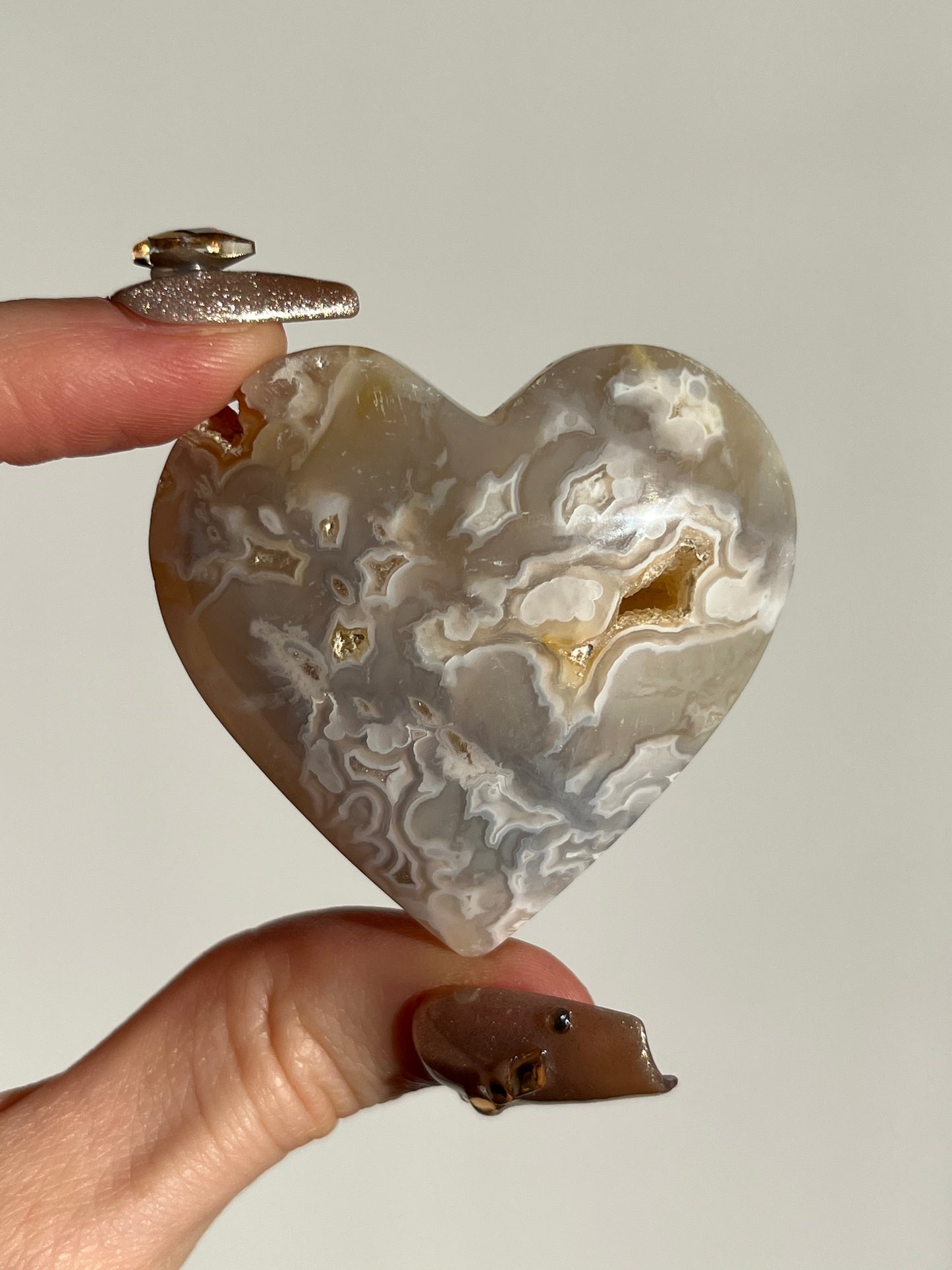 Soleia Agate Heart Carving F