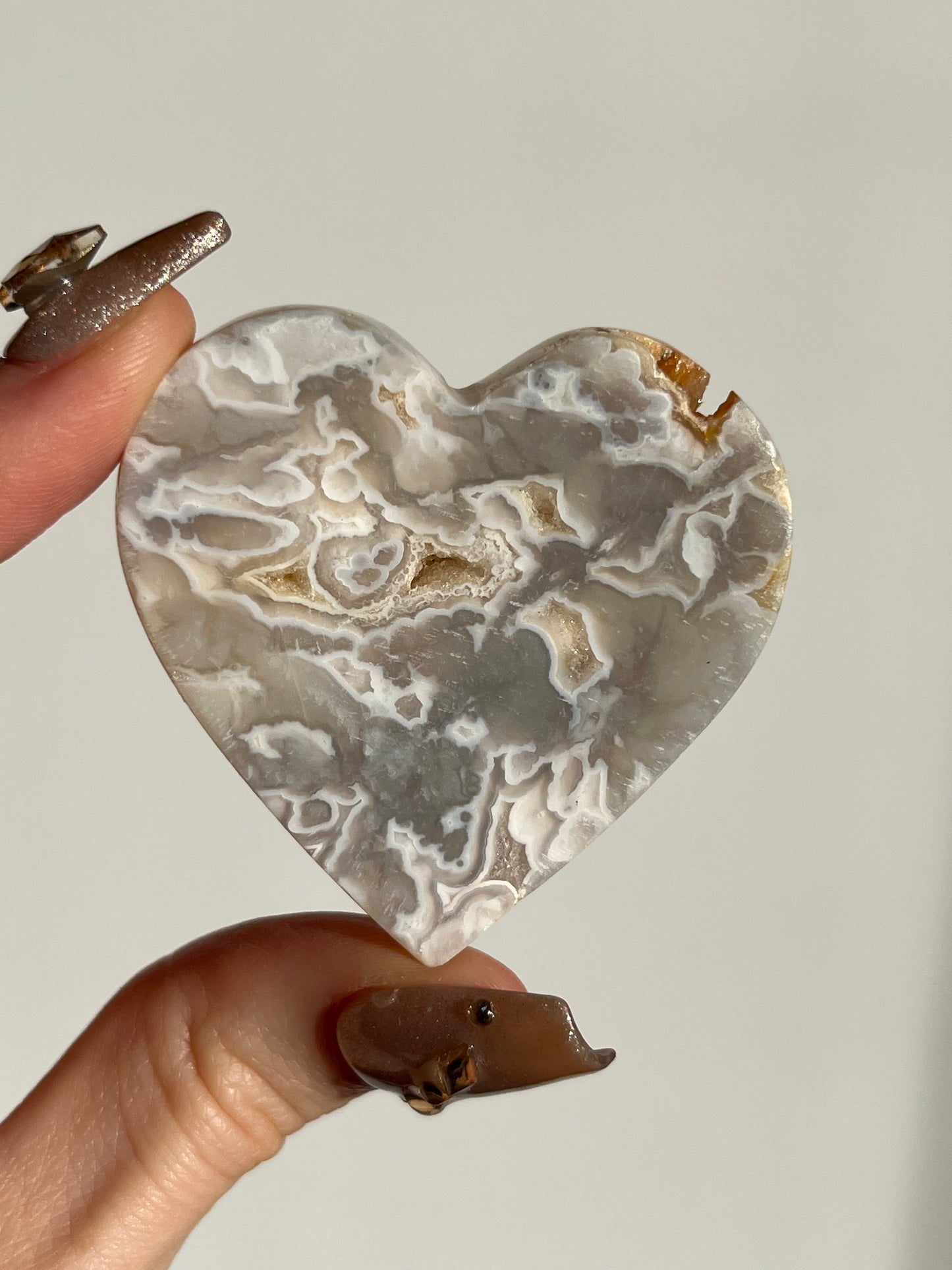 Soleia Agate Heart Carving F