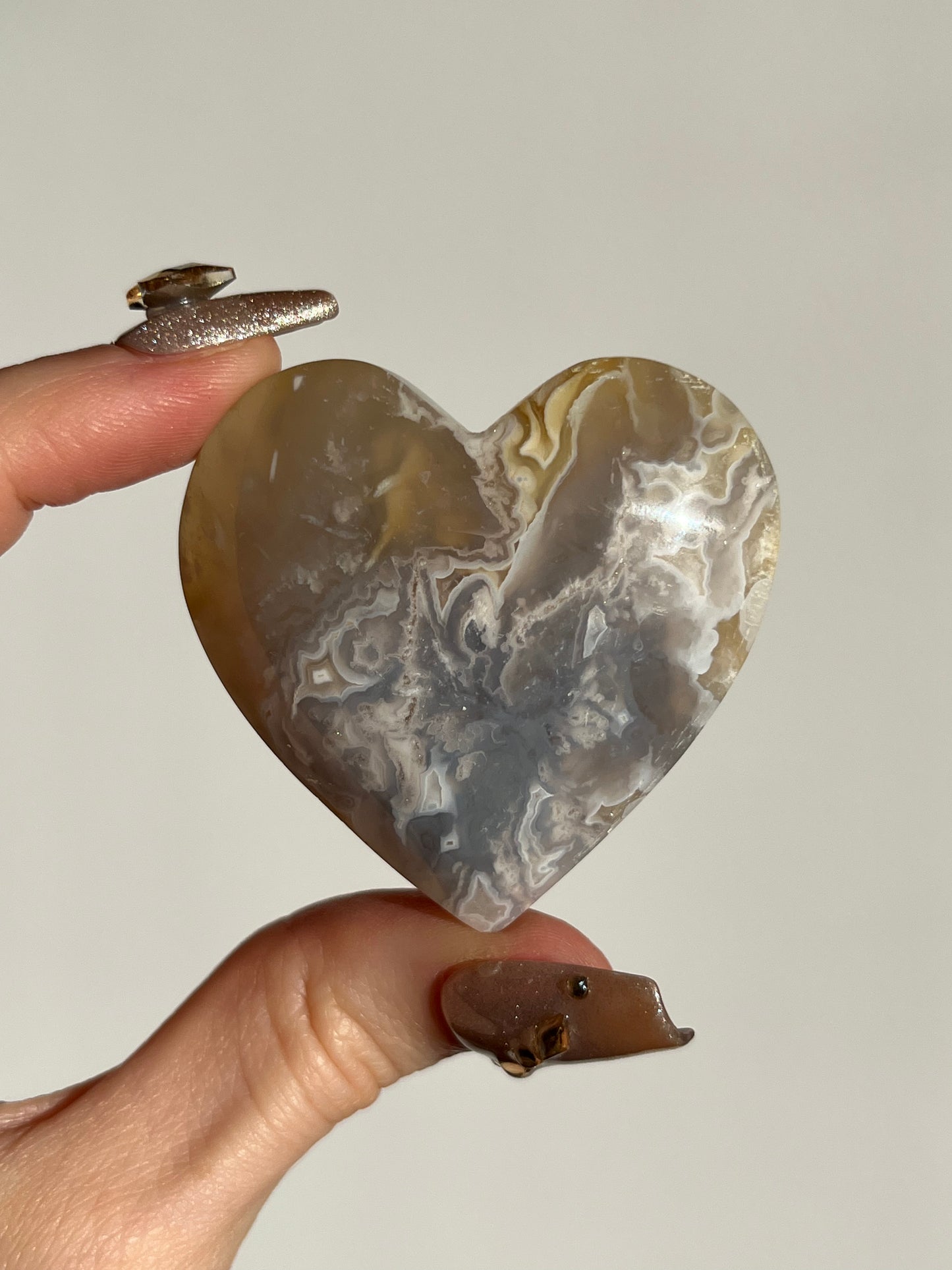 Soleia Agate Heart Carving H