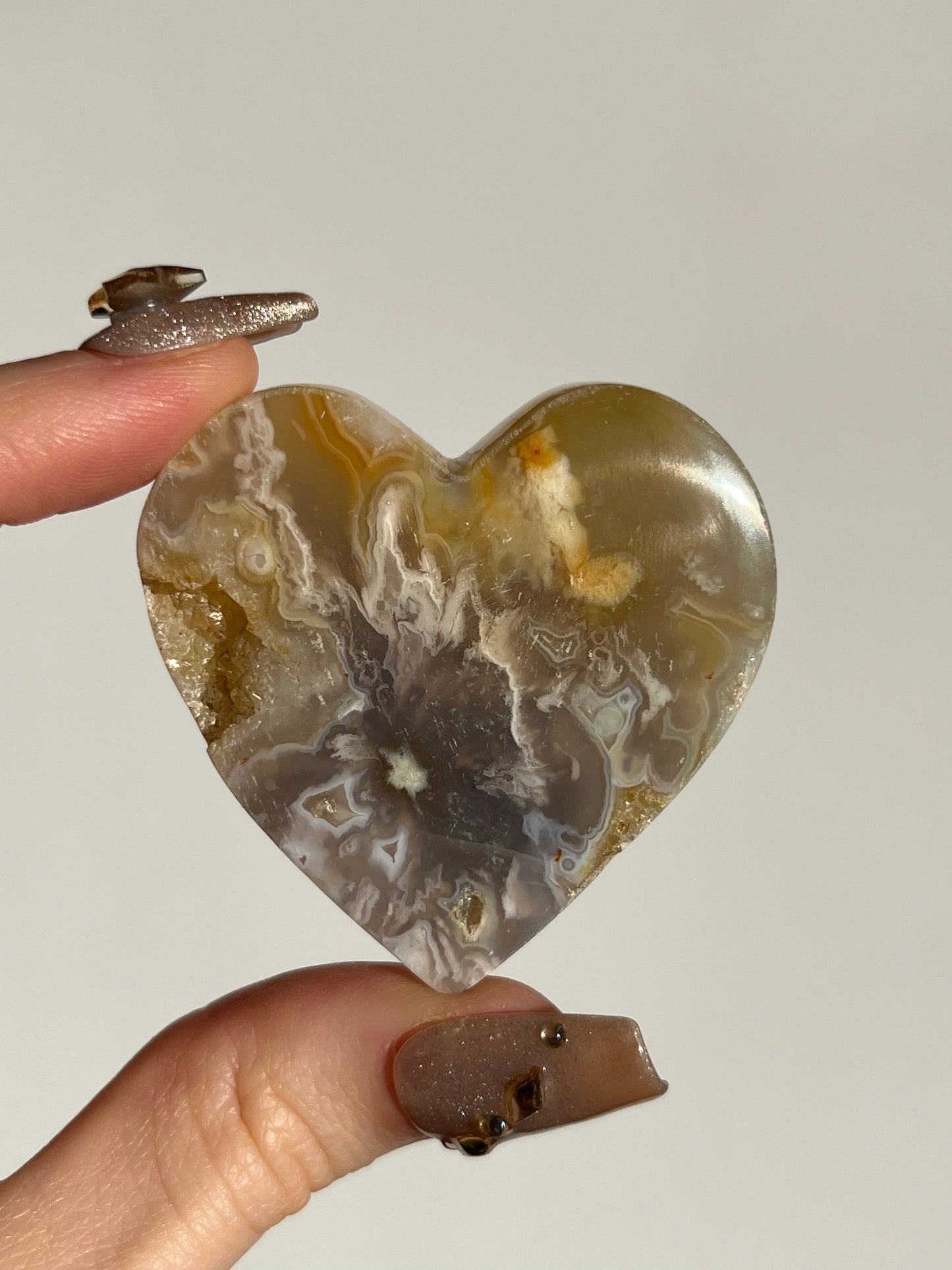 Soleia Agate Heart Carving H
