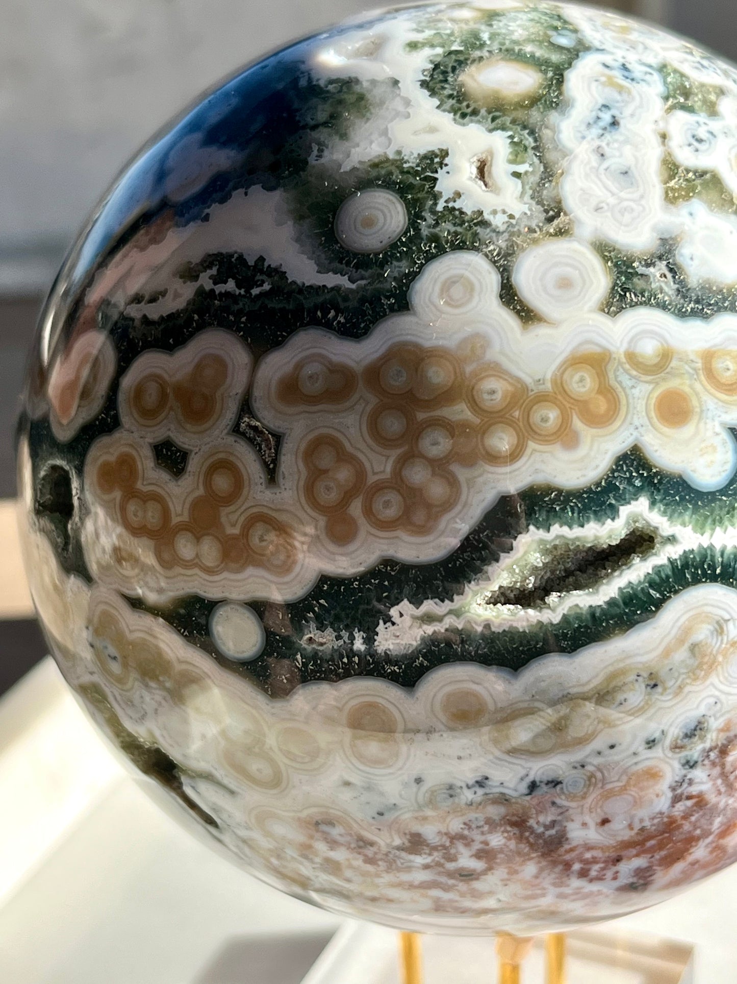 1.70kg Druzy 8th Vein Ocean Jasper Sphere (Extra Grade)