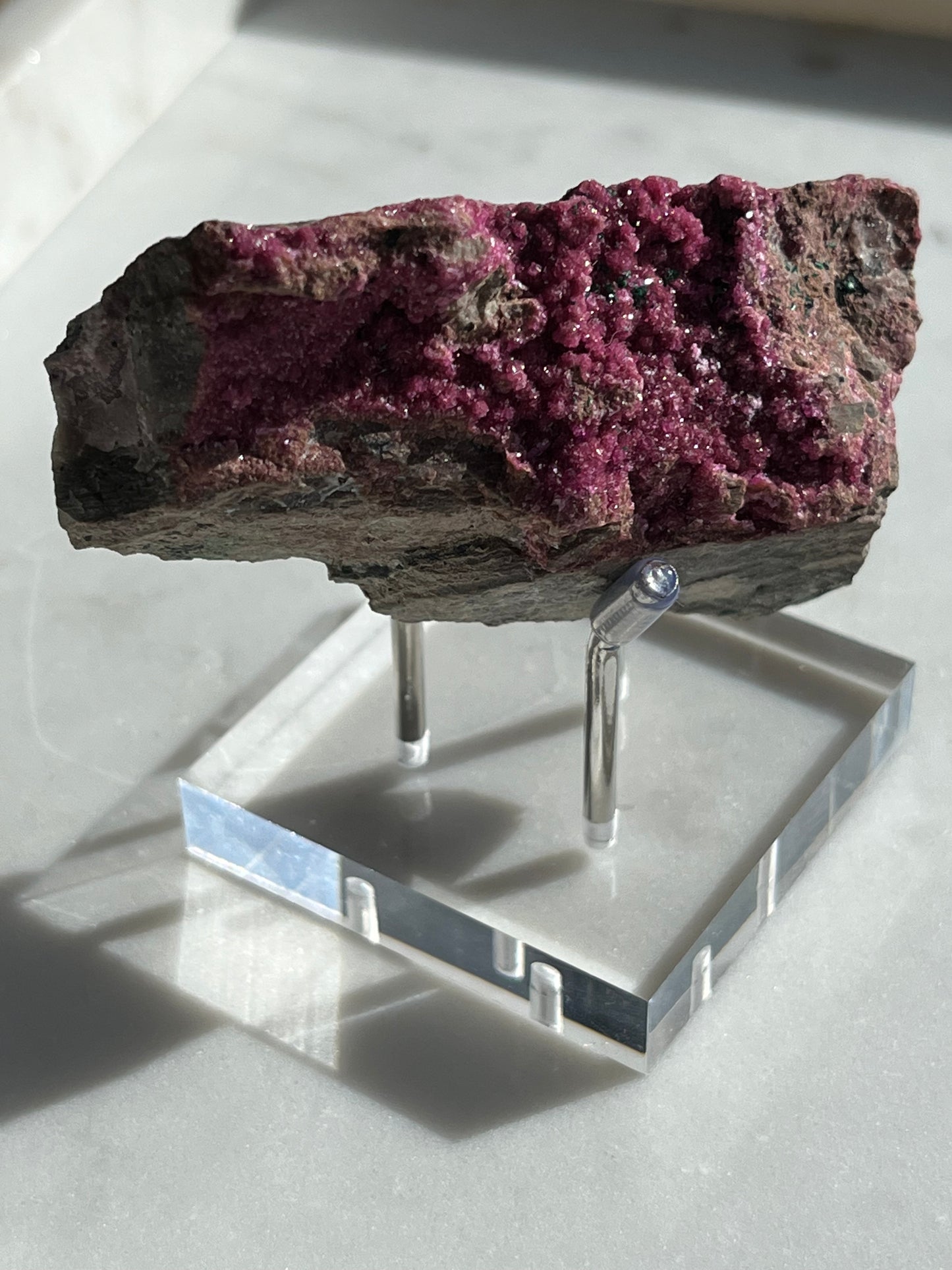 Soporte para muestras de tres patas plateado