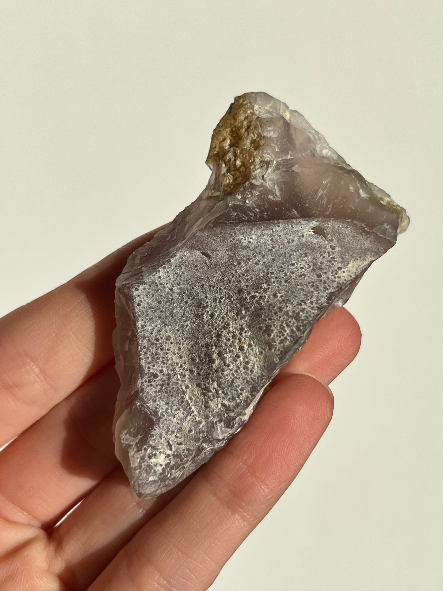 玉髓标本 #2 中的天然铜和硅孔雀石