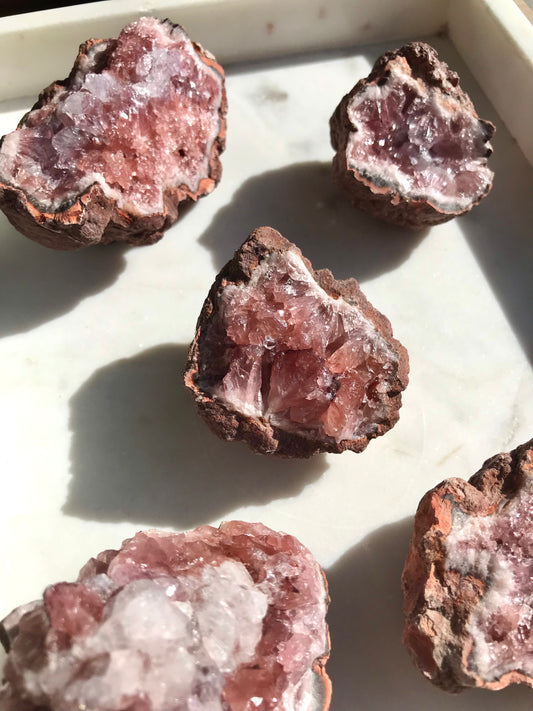Geoda de amatista rosa (elegida intuitivamente)
