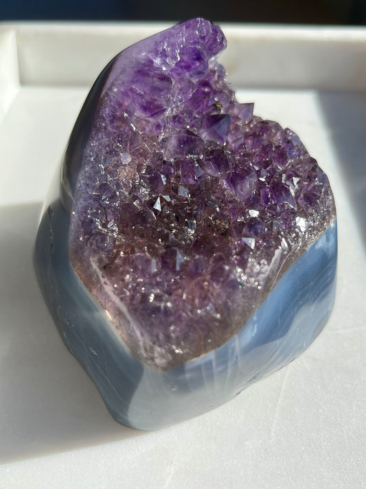 乌拉圭紫水晶配蓝色带状玛瑙切割基簇 #4