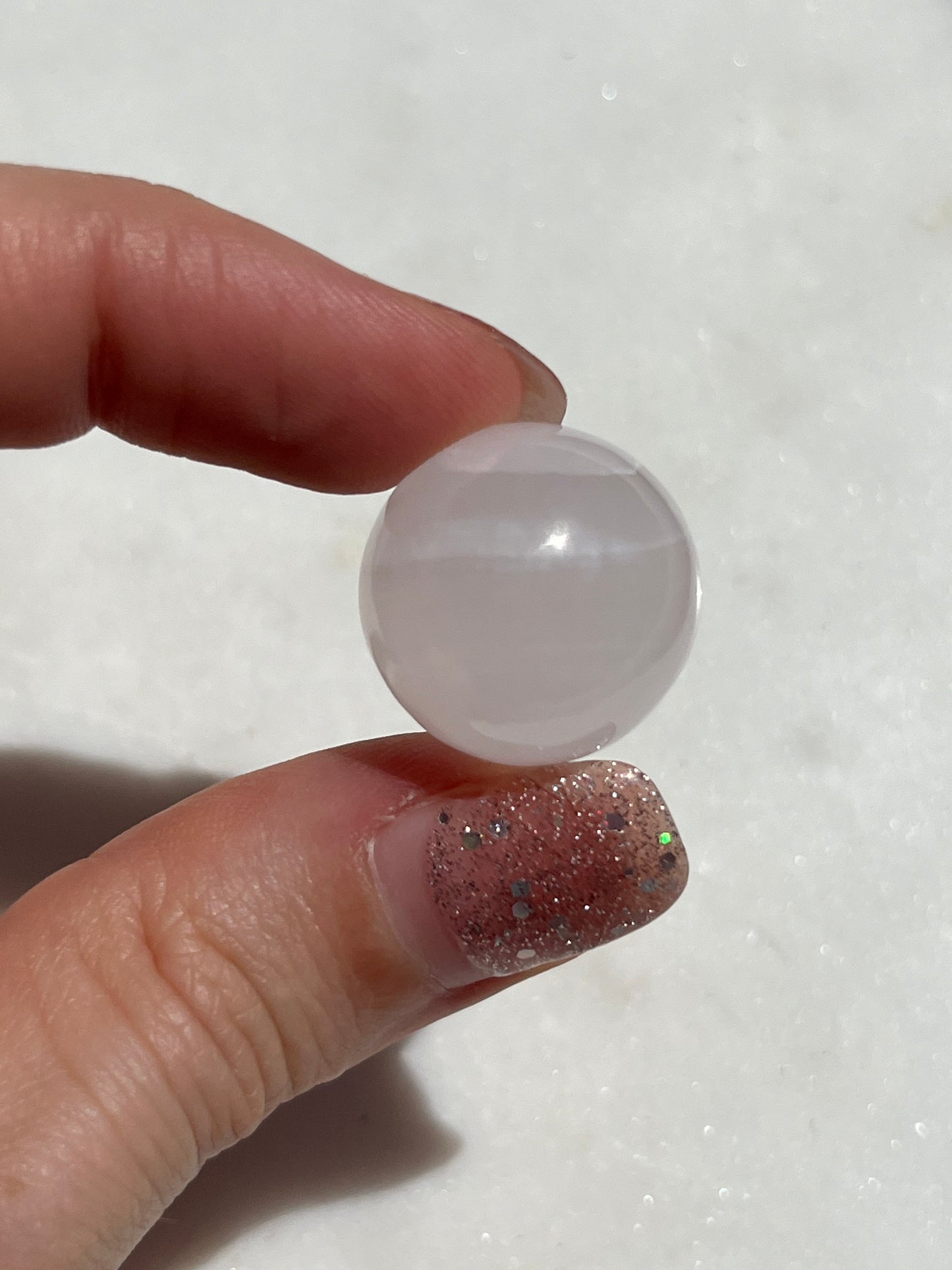 Mangano Calcite Mini Sphere (UV Reactive)