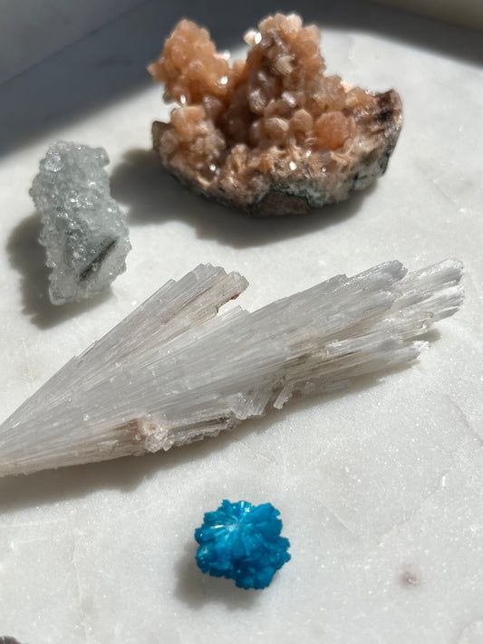 Caja de muestras de mini minerales indios