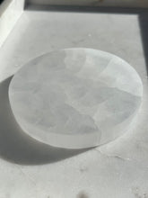 Load image into Gallery viewer, Selenite Charging Plate
