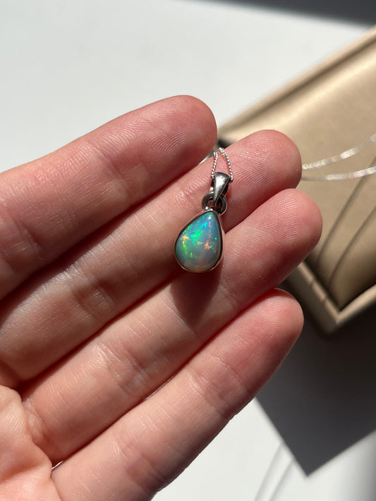 A Grade Ethiopian Opal Sterling Silver Pendant & Chain #B