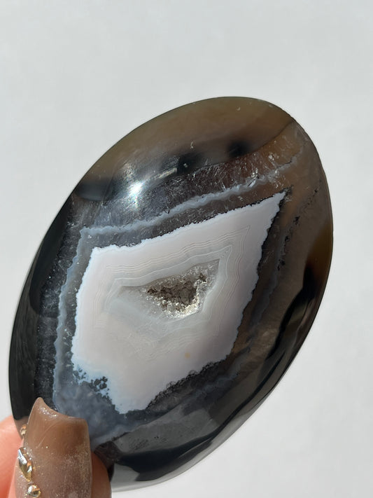 East Indonesian Agate Palmstone with Parallax Effect A