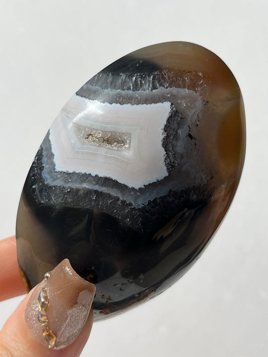 East Indonesian Agate Palmstone with Parallax Effect B