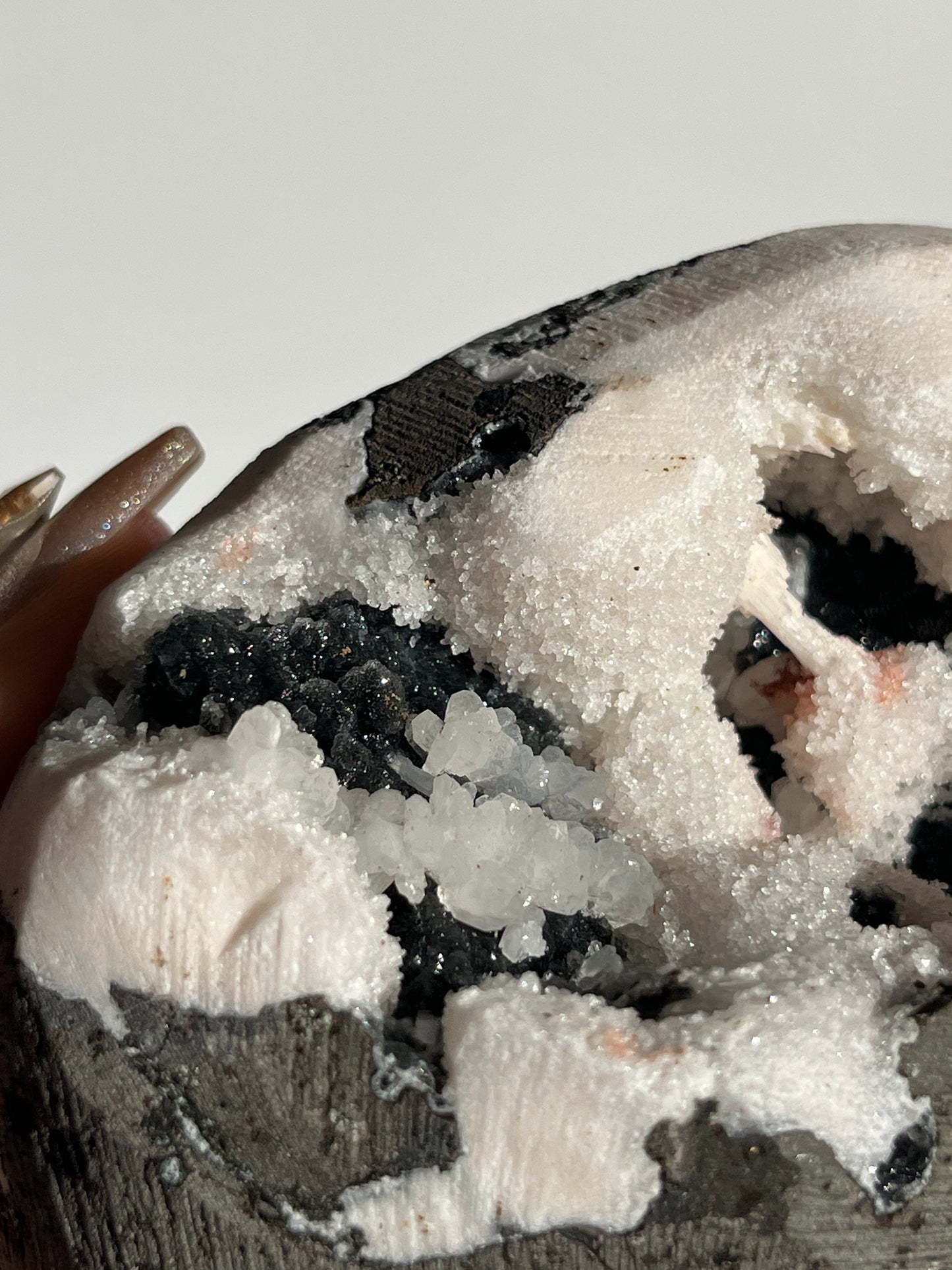 Black Chalcedony Geode Cave in Basalt with White Druzy Chalcedony and Stilbite H