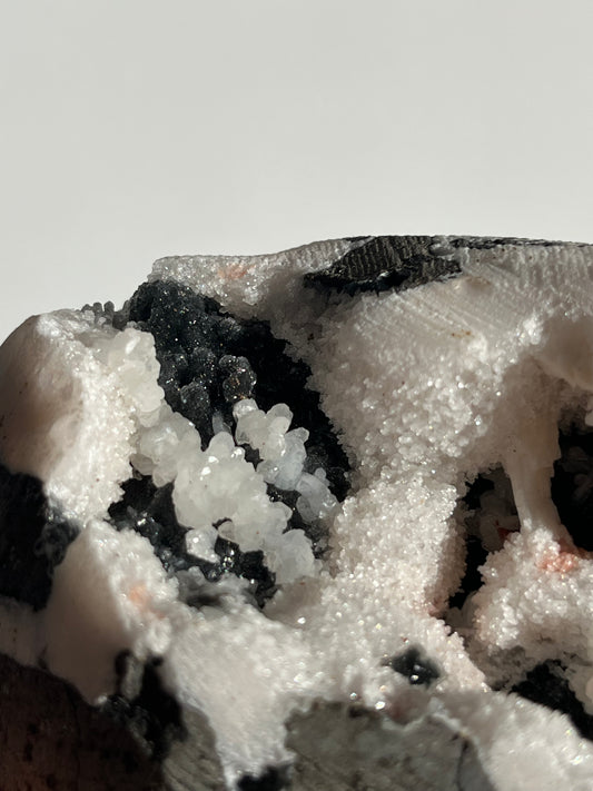 Black Chalcedony Geode Cave in Basalt with White Druzy Chalcedony and Stilbite H