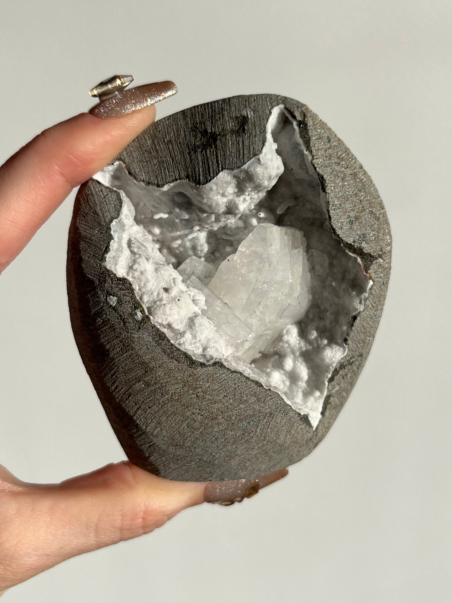 Pseudostalactitic White Chalcedony with Apophyllite Geode Cave in Basalt AD