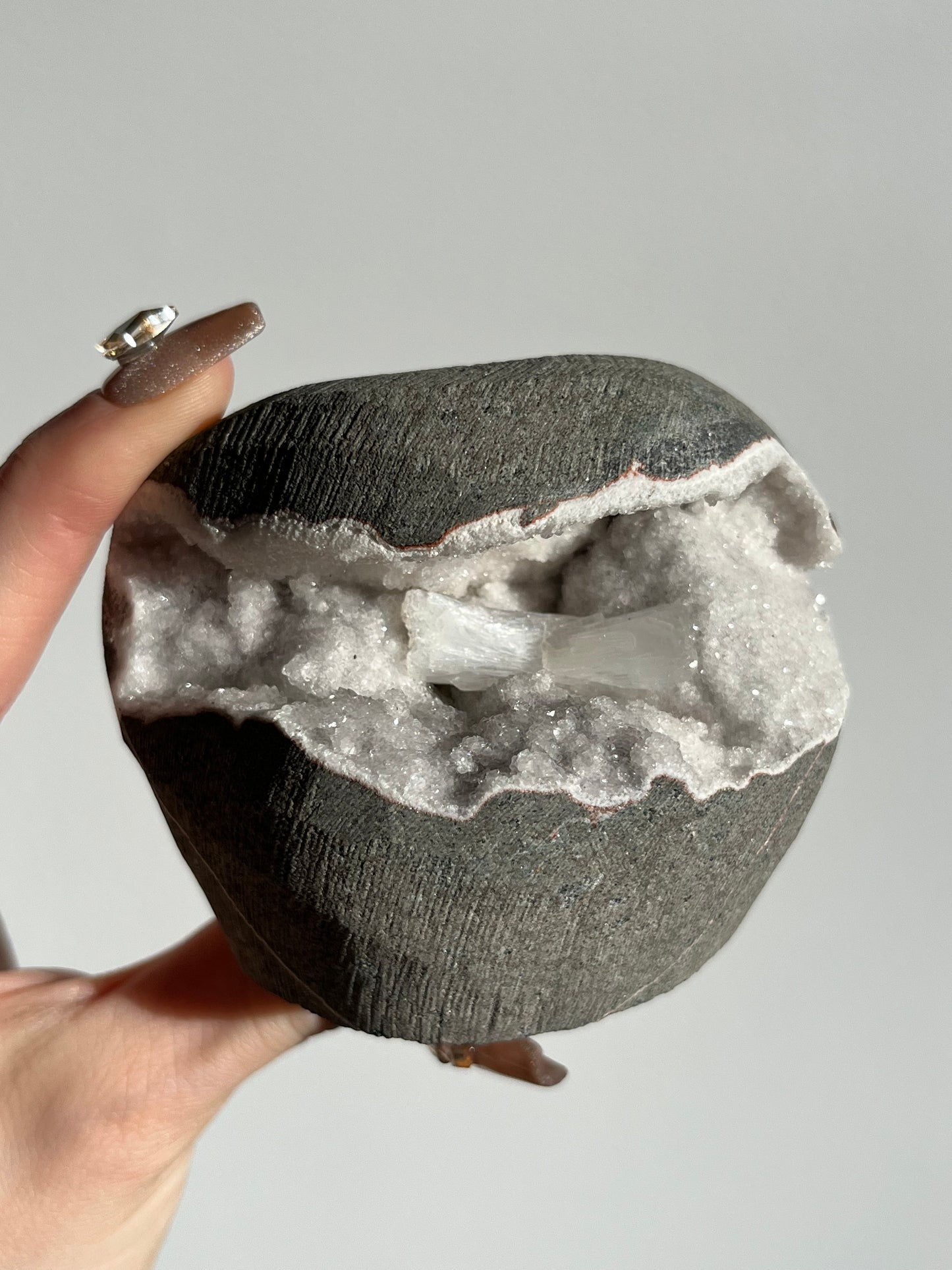 Pseudostalactitic White Chalcedony with Stilbite and Scolecite Geode Cave in Basalt AI