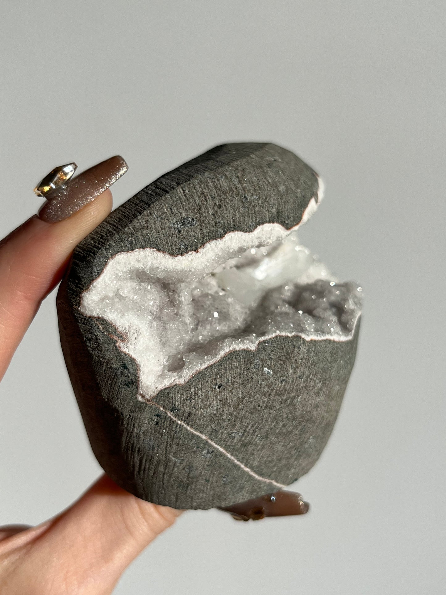 Pseudostalactitic White Chalcedony with Stilbite and Scolecite Geode Cave in Basalt AI